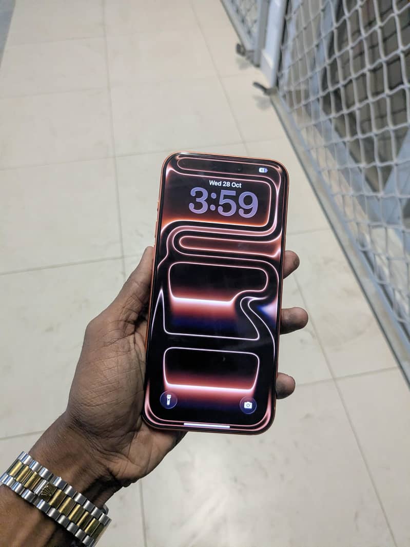 Apple iPhone 17 Pro Max 5
