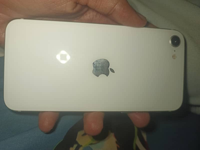 Apple iPhone SE 3