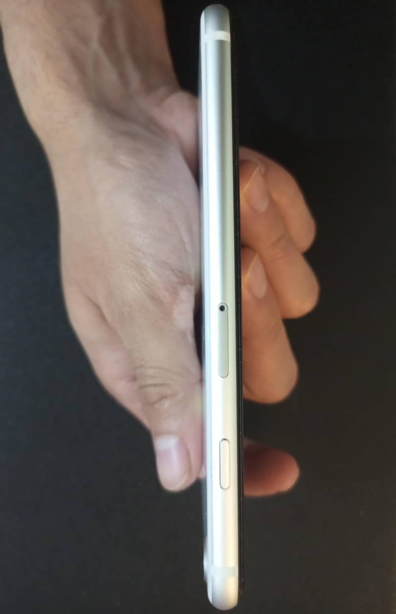 Apple iPhone SE 6