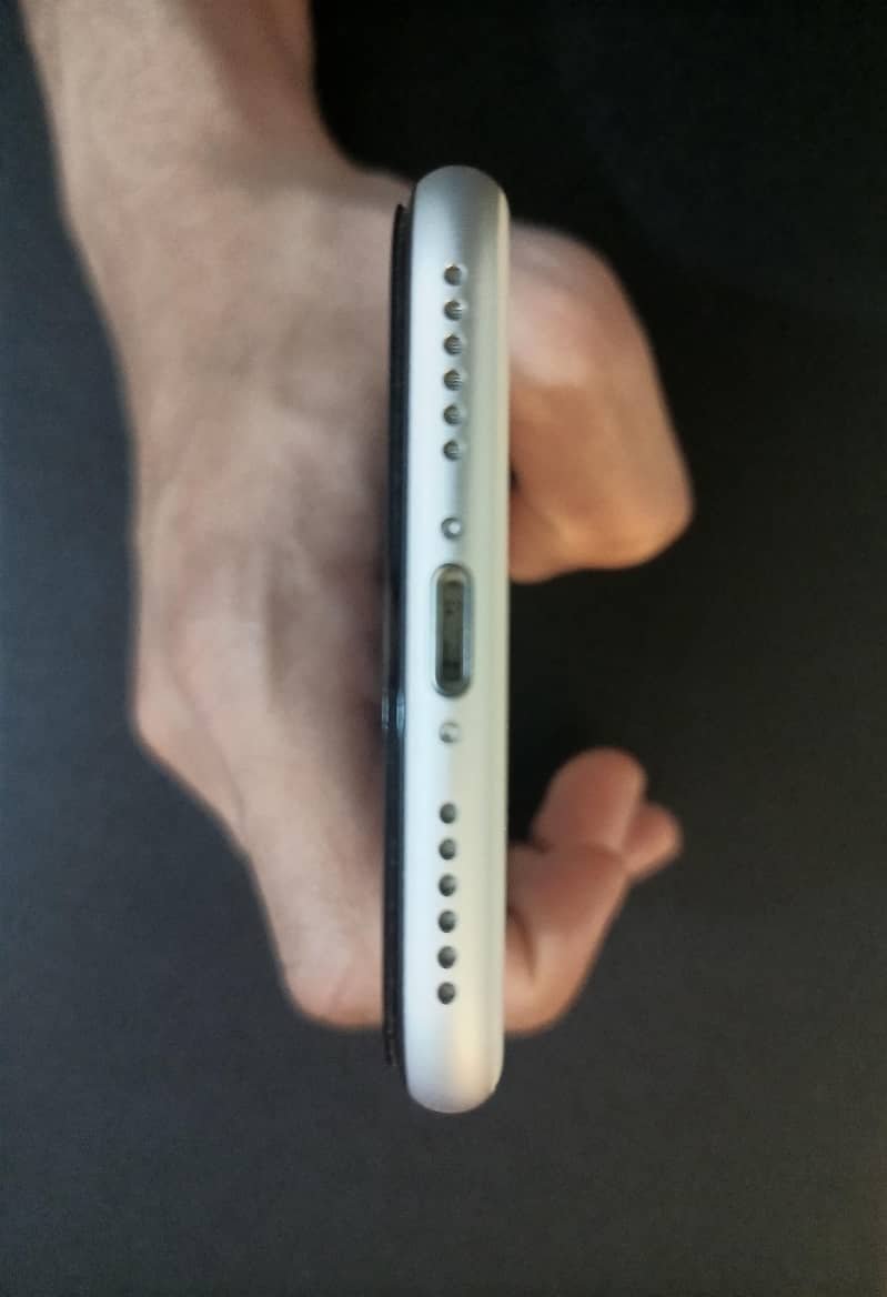 Apple iPhone SE 8