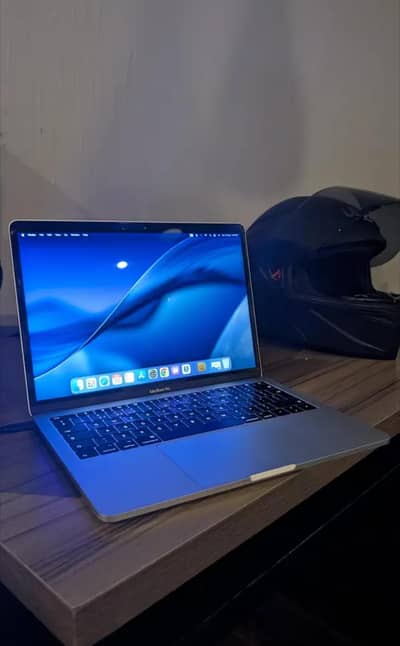 macbook pro 2017 13 inch 8/256
