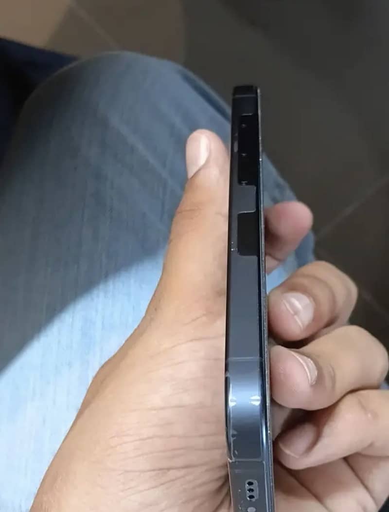 iPhone 15 Pro 3