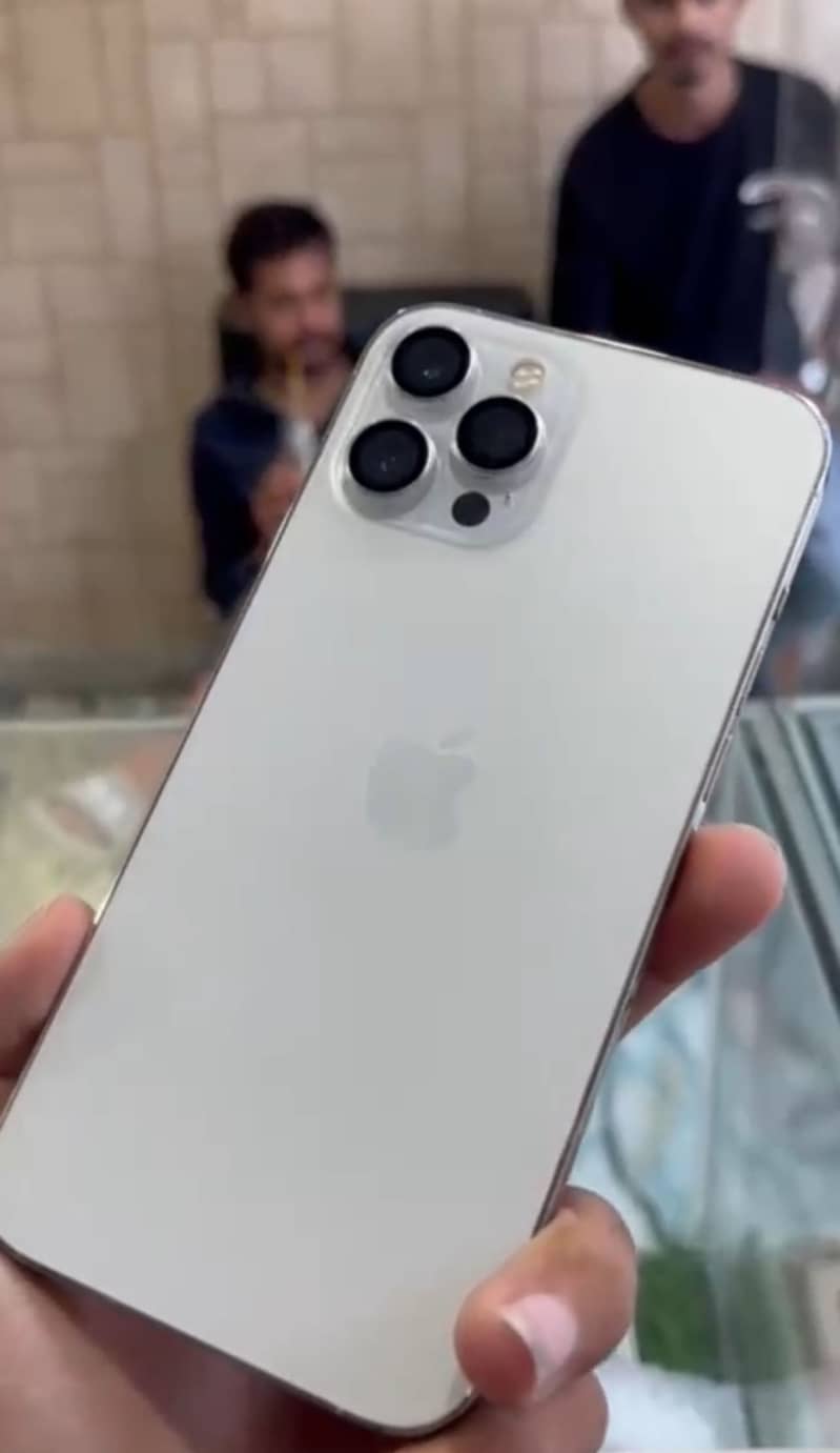 Apple iPhone 12 Pro Max 4