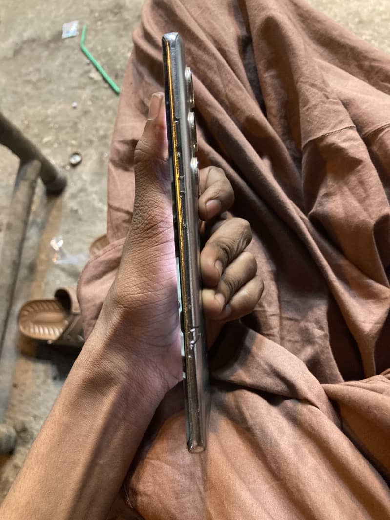 Tecno camon 40 pro 0