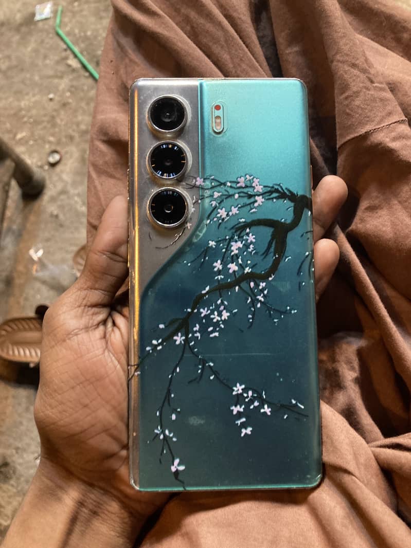 Tecno camon 40 pro 2
