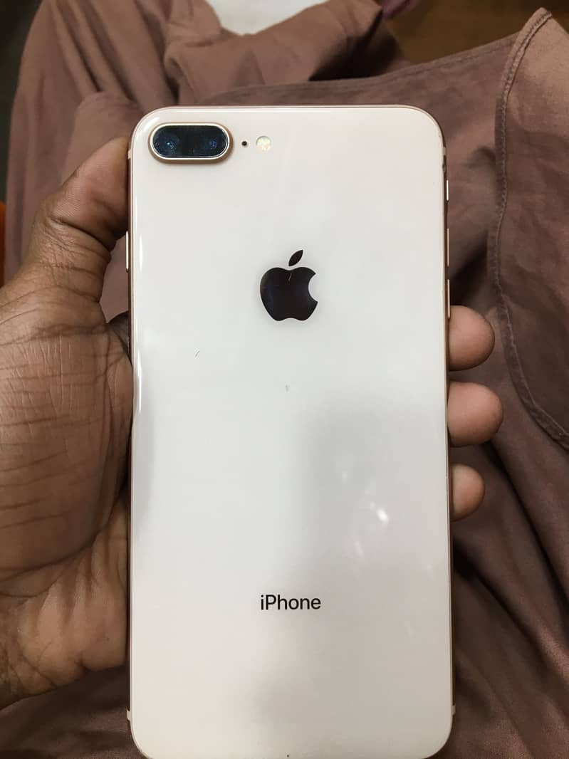 Apple iPhone 8 Plus 1