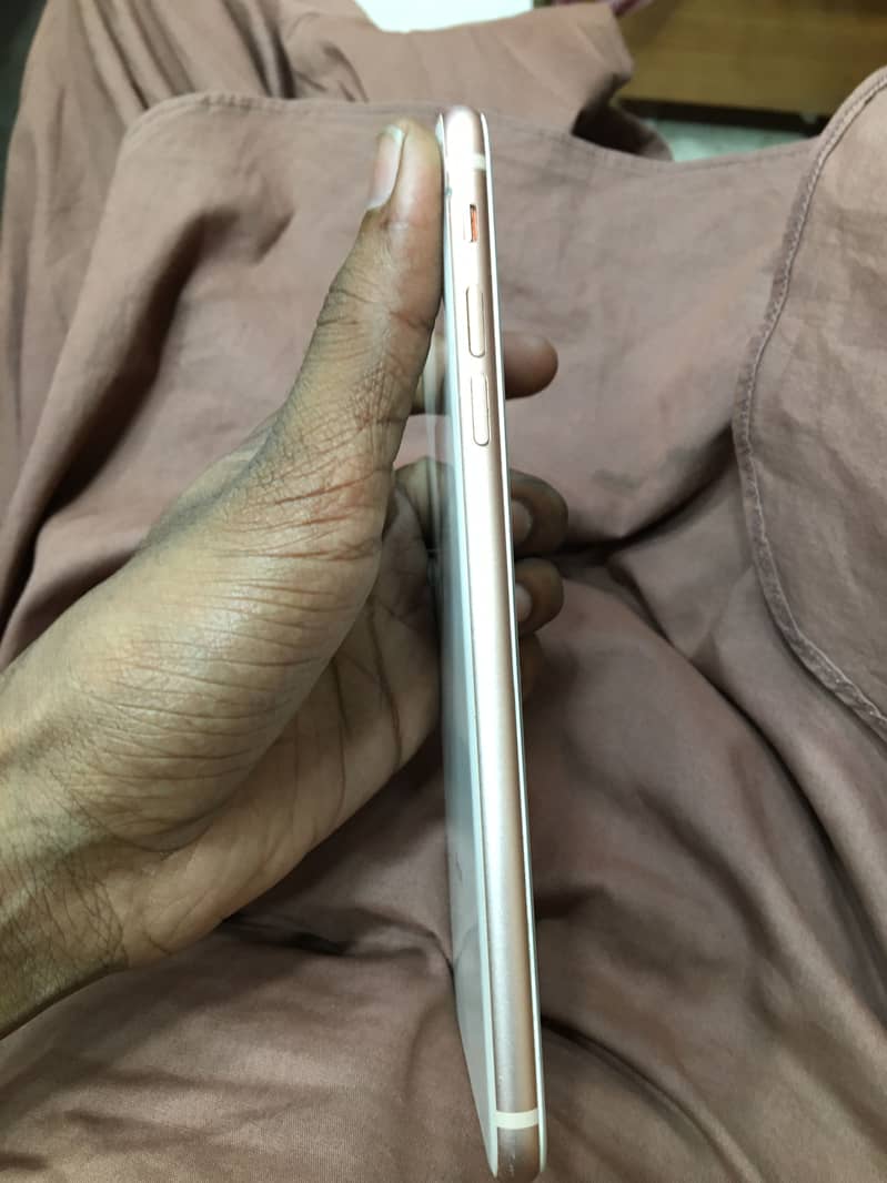 Apple iPhone 8 Plus 3