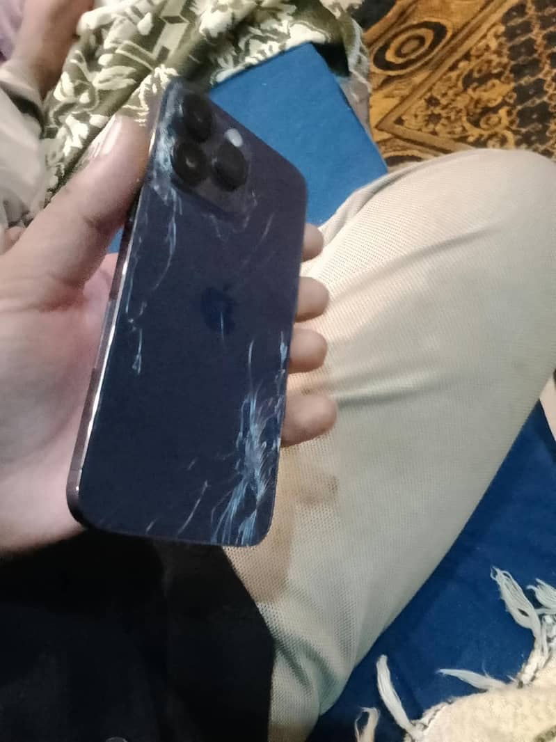 Apple iPhone 14 Pro Max 3