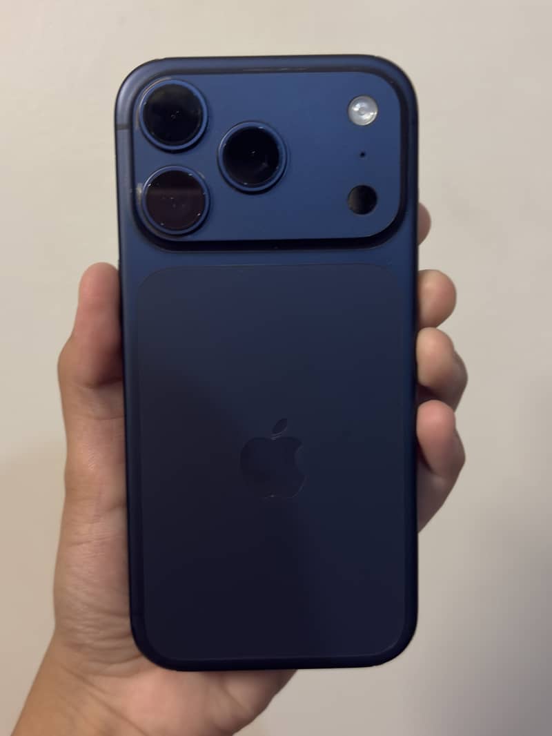 Apple iPhone 17 Pro 1