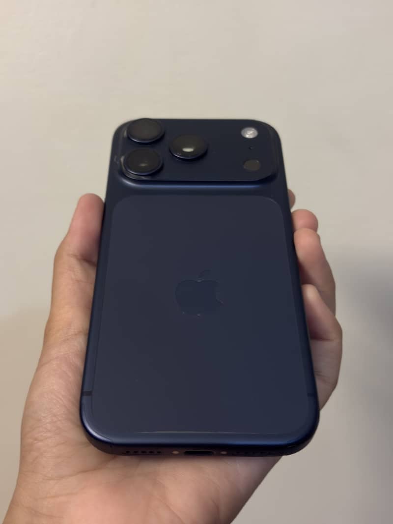 Apple iPhone 17 Pro 8