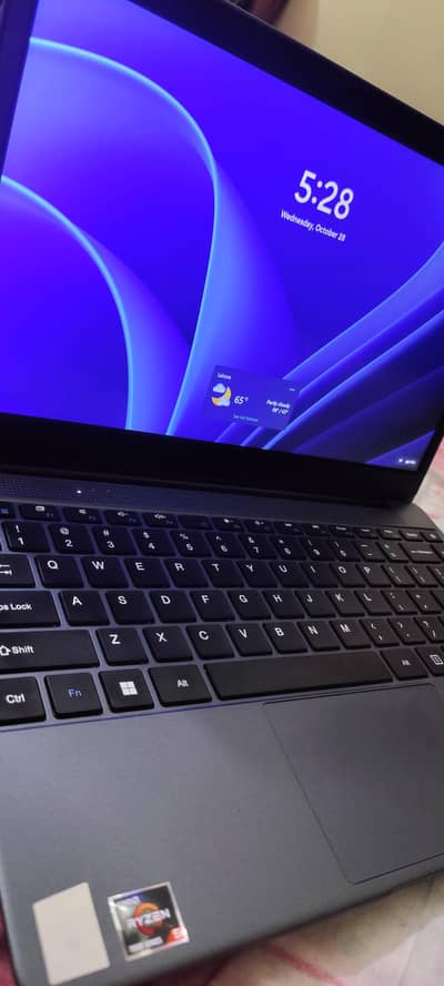 MECHREVO Ryzon 5 7430U Laptop