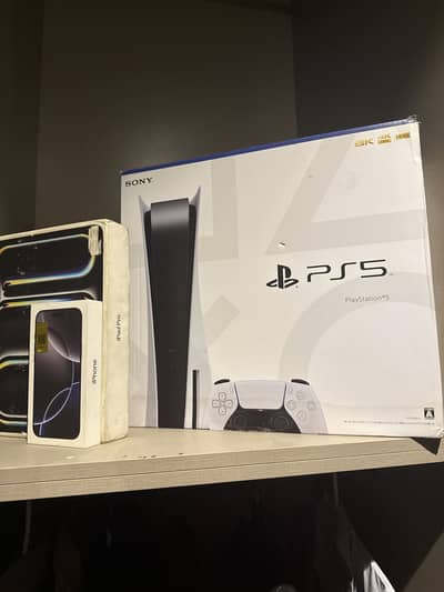 Ps5 fat disc edition with controller box 1 month used