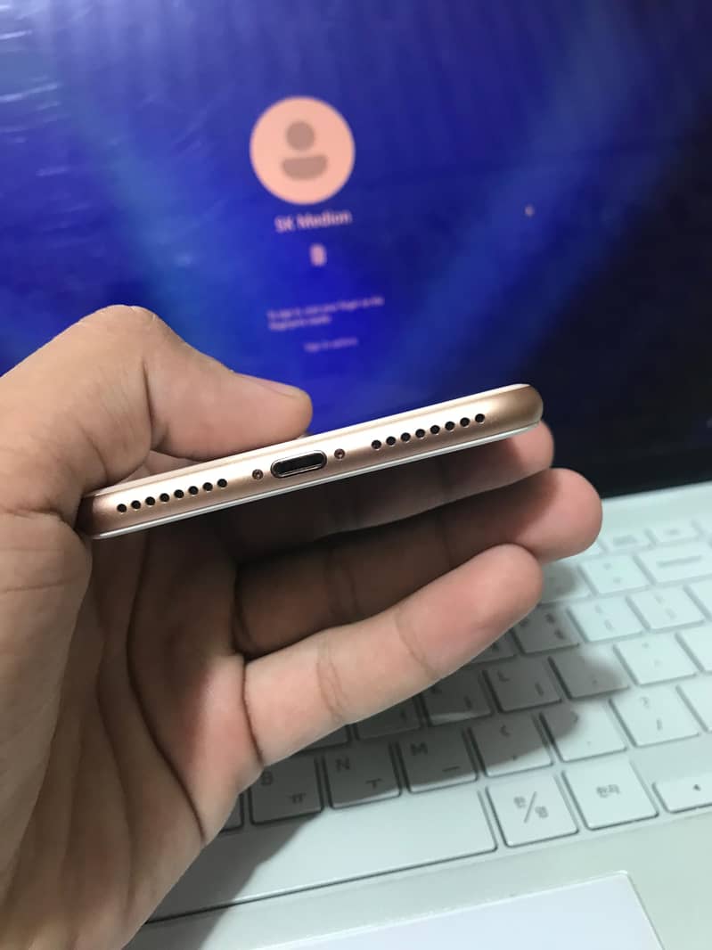 Apple iPhone 8 Plus 2
