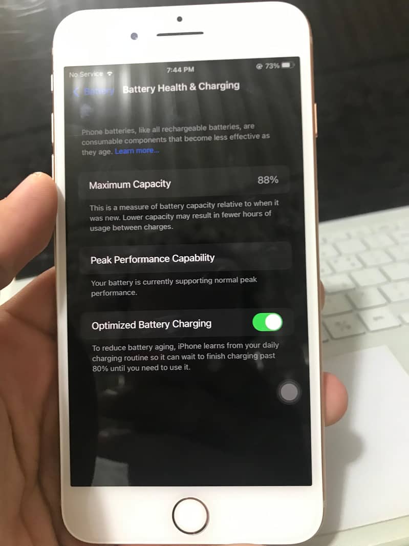 Apple iPhone 8 Plus 4