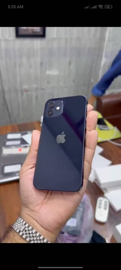Apple iPhone 12