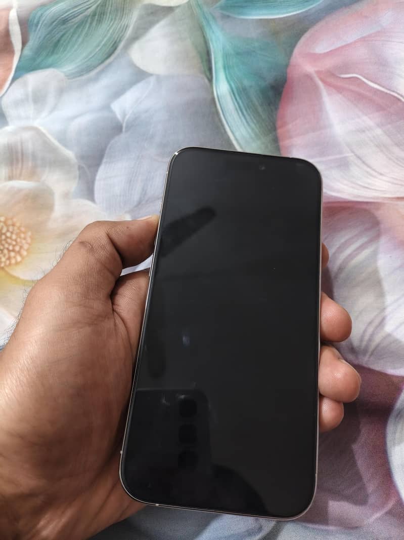 Apple iPhone 15 Pro 1