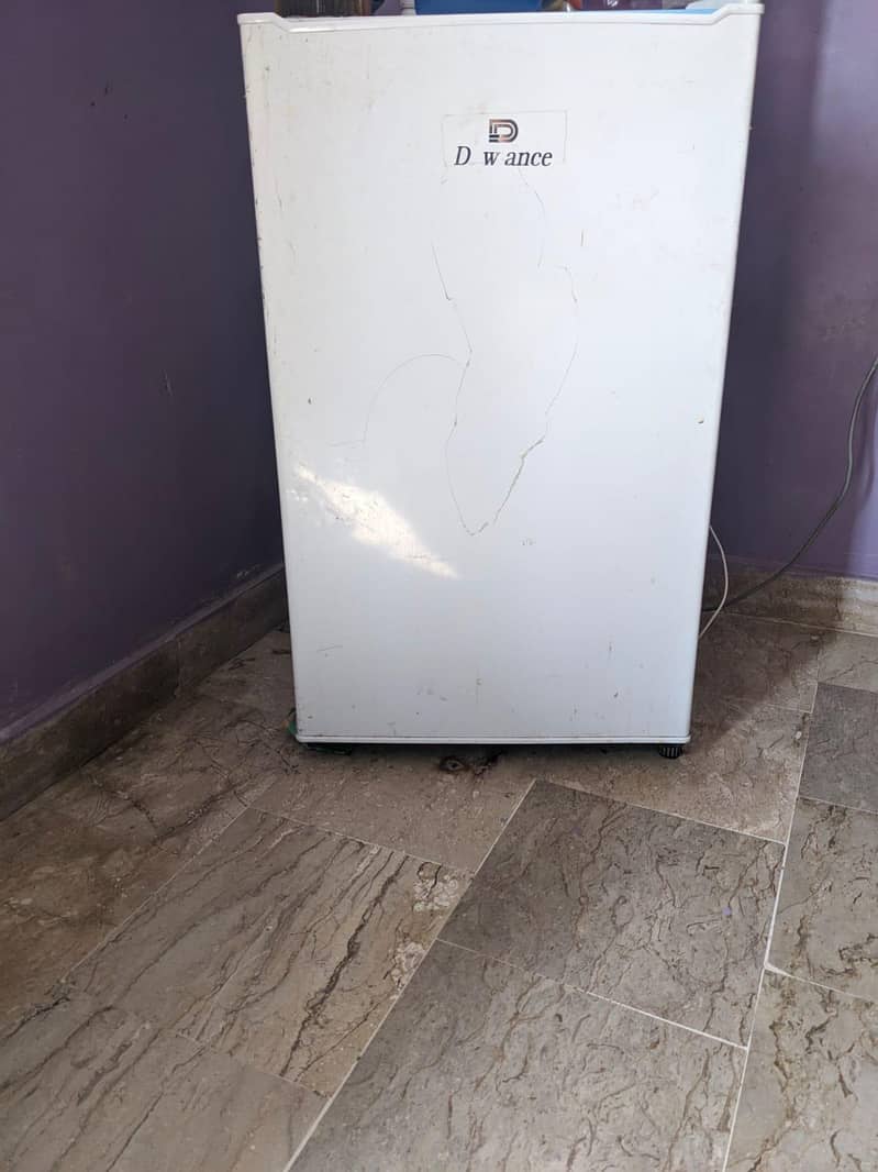 Room fridge 0