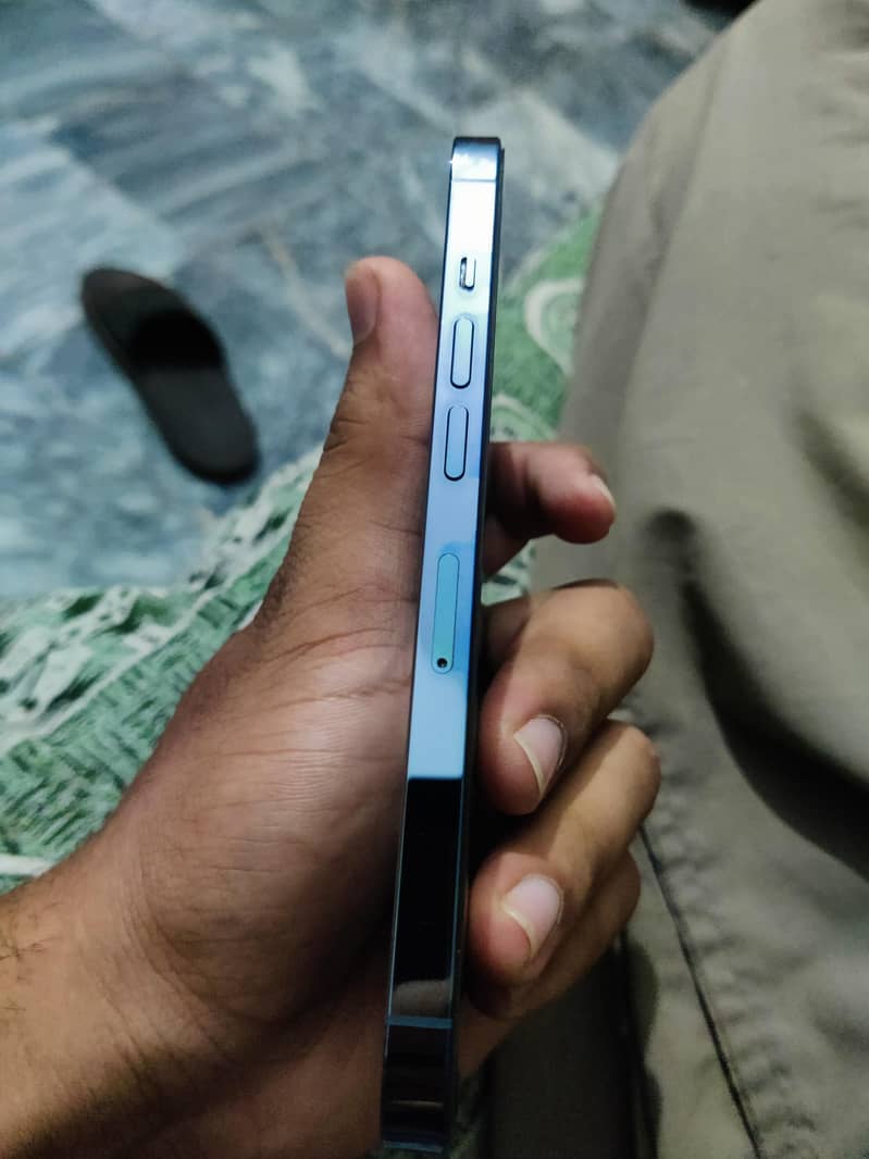 Apple iPhone 13 Pro 1