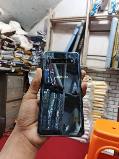 Samsung Mobile S10 5G Whatsapp03176349727kese ka phone pr add lagyi ha