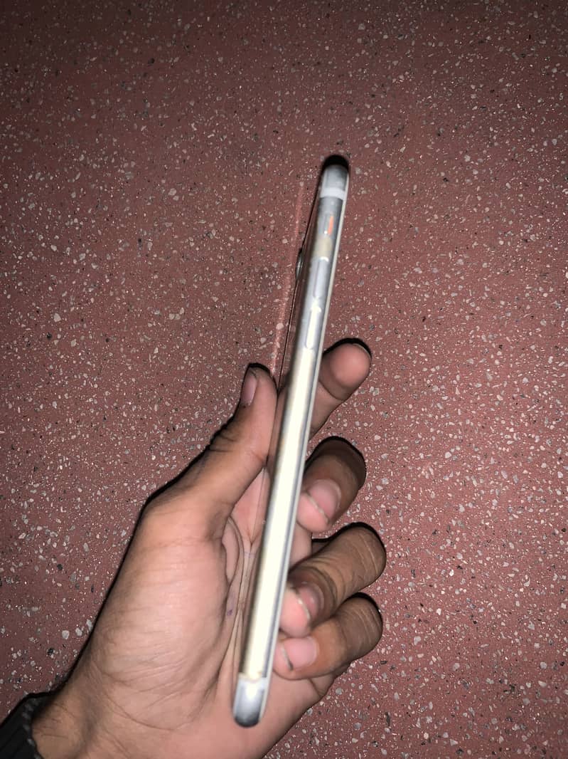 Apple iPhone 7 2