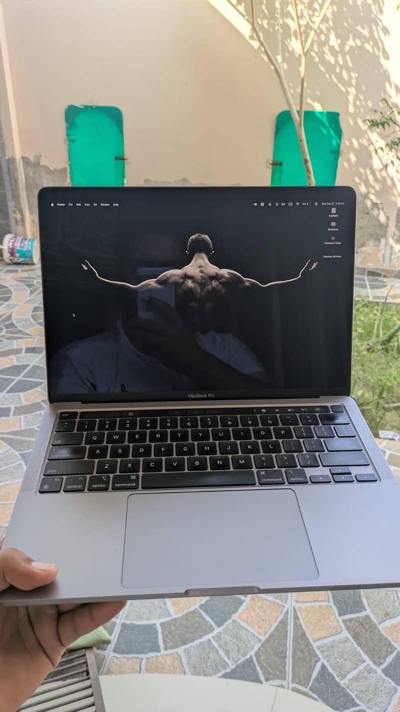 MacBook pro m2 5
