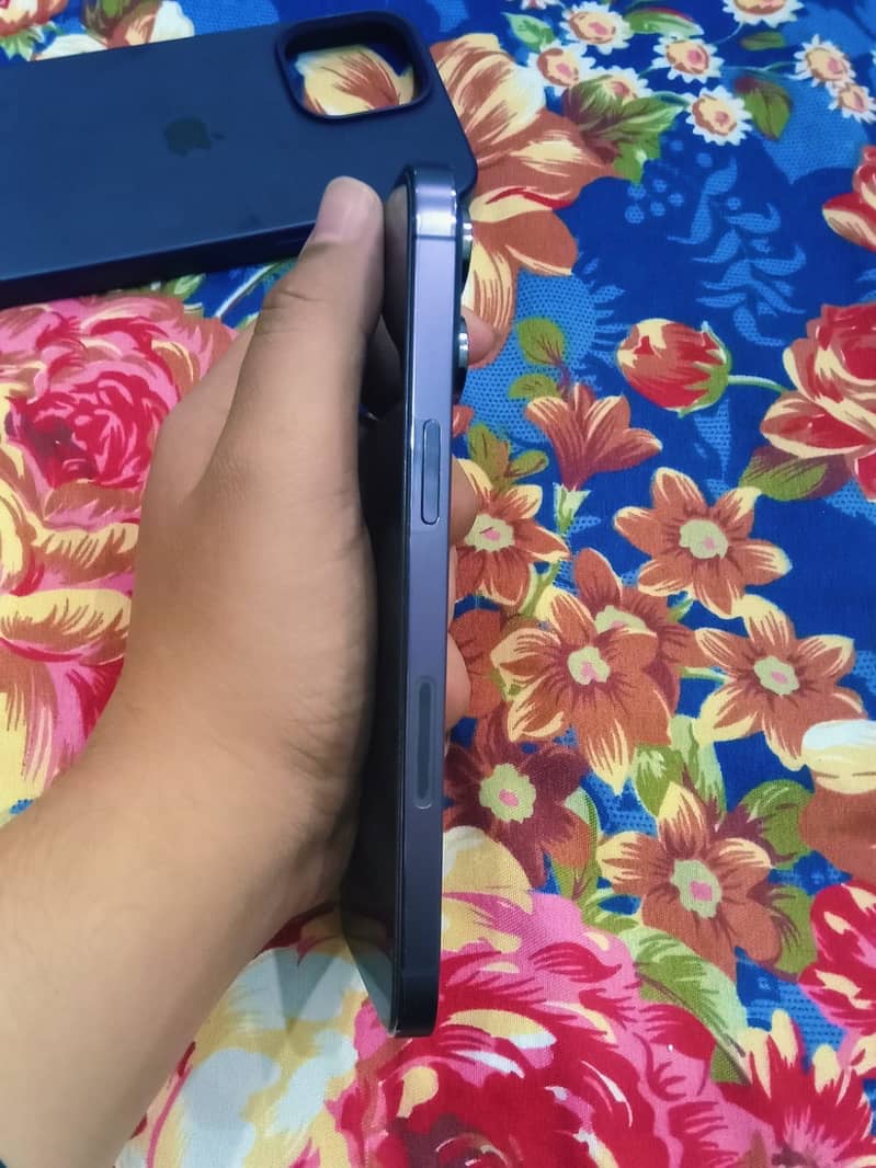 Apple iPhone 14 Pro Max 4