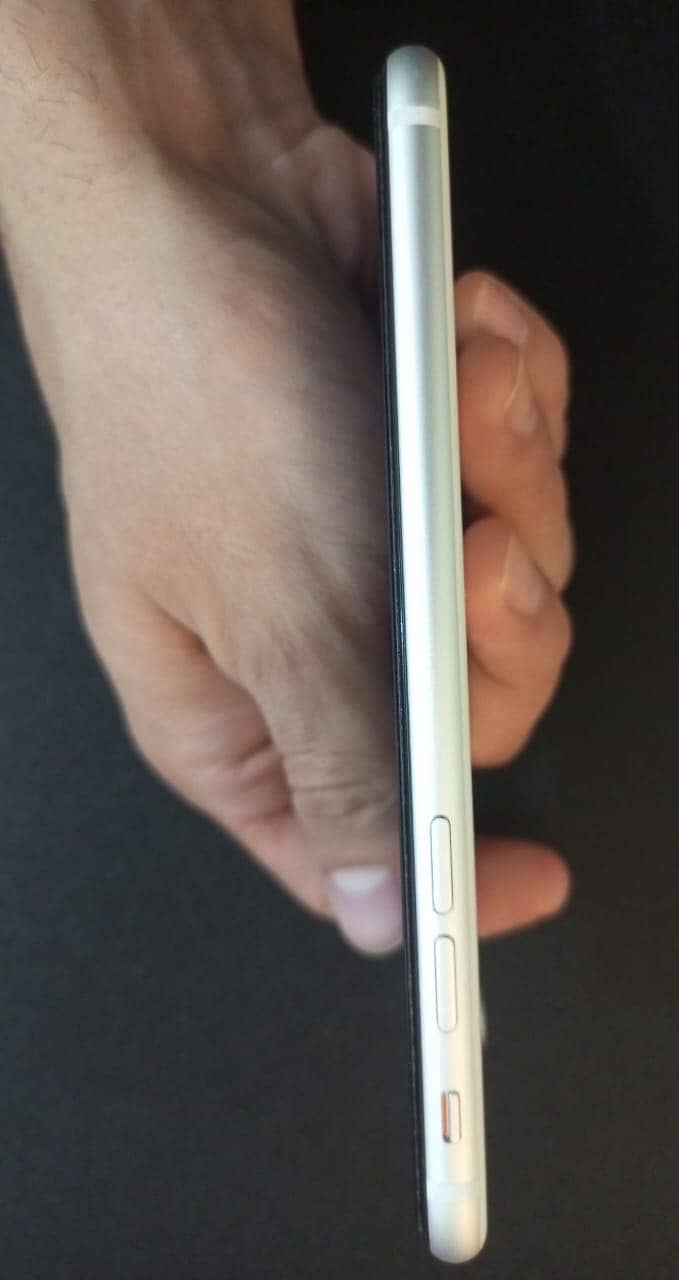 Apple iPhone SE 6