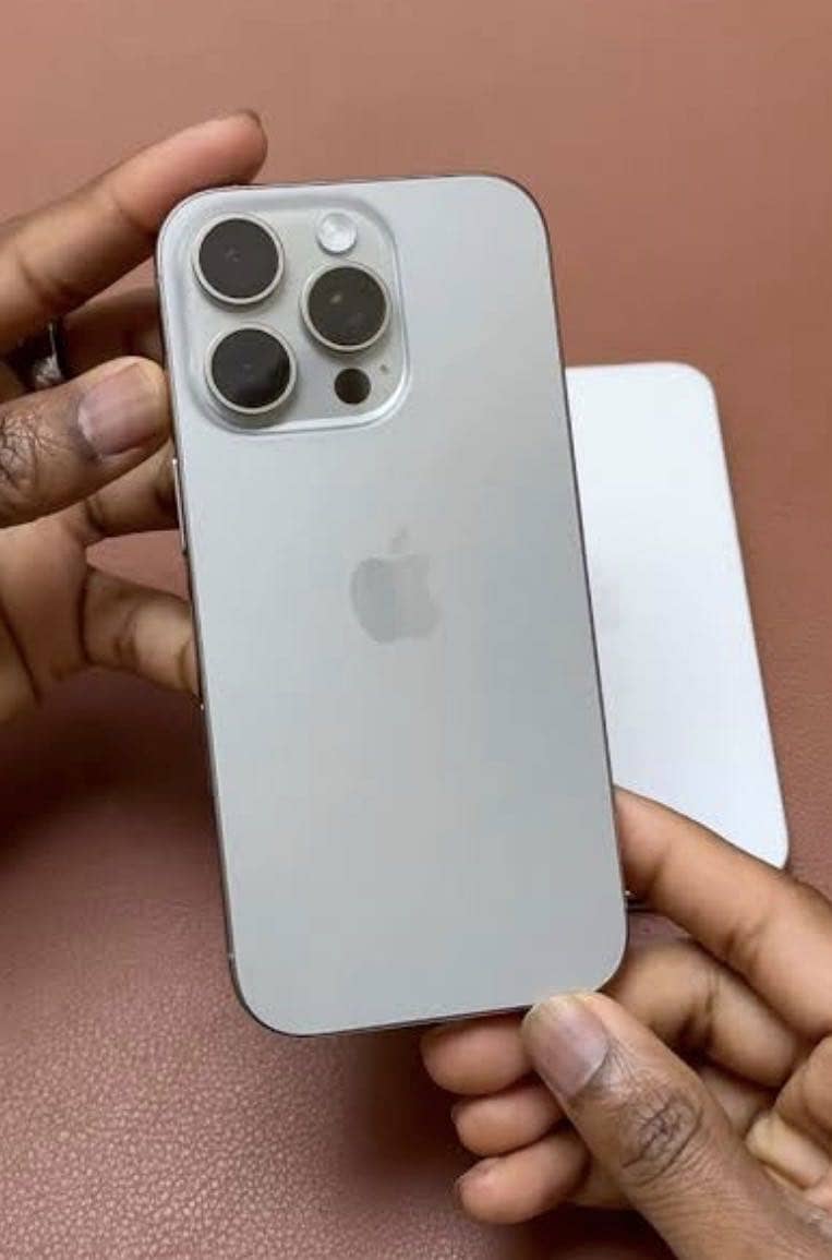 Apple iPhone 16 Pro 0