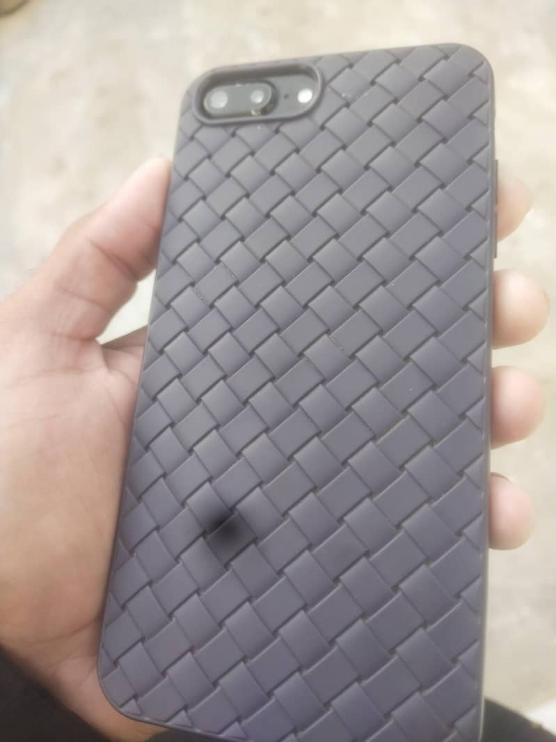 Apple iPhone 7 Plus 1
