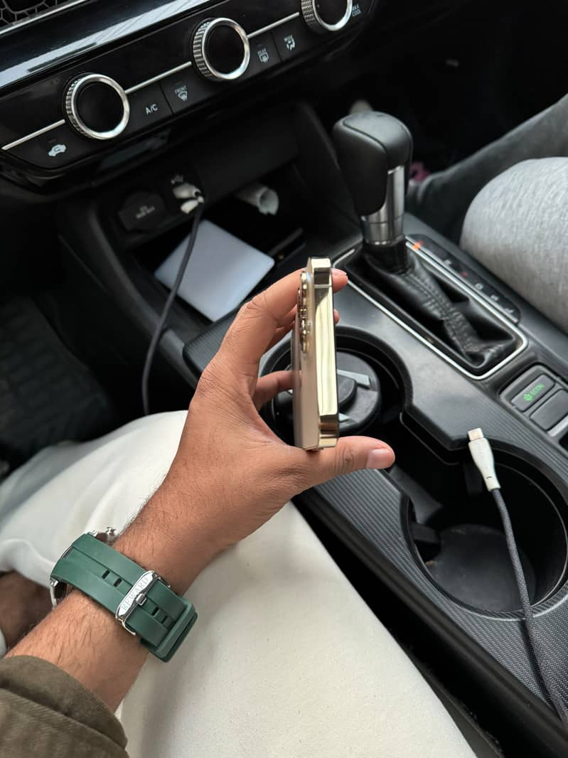 Apple iPhone 13 Pro Max 3