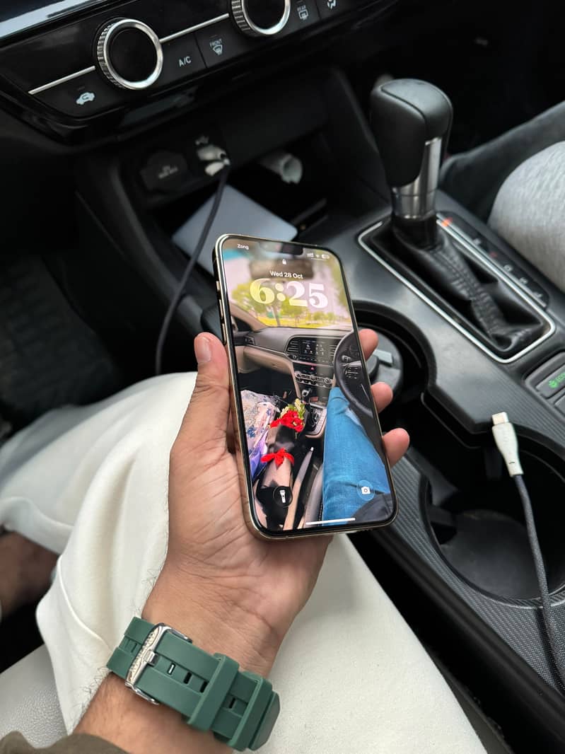 Apple iPhone 13 Pro Max 5