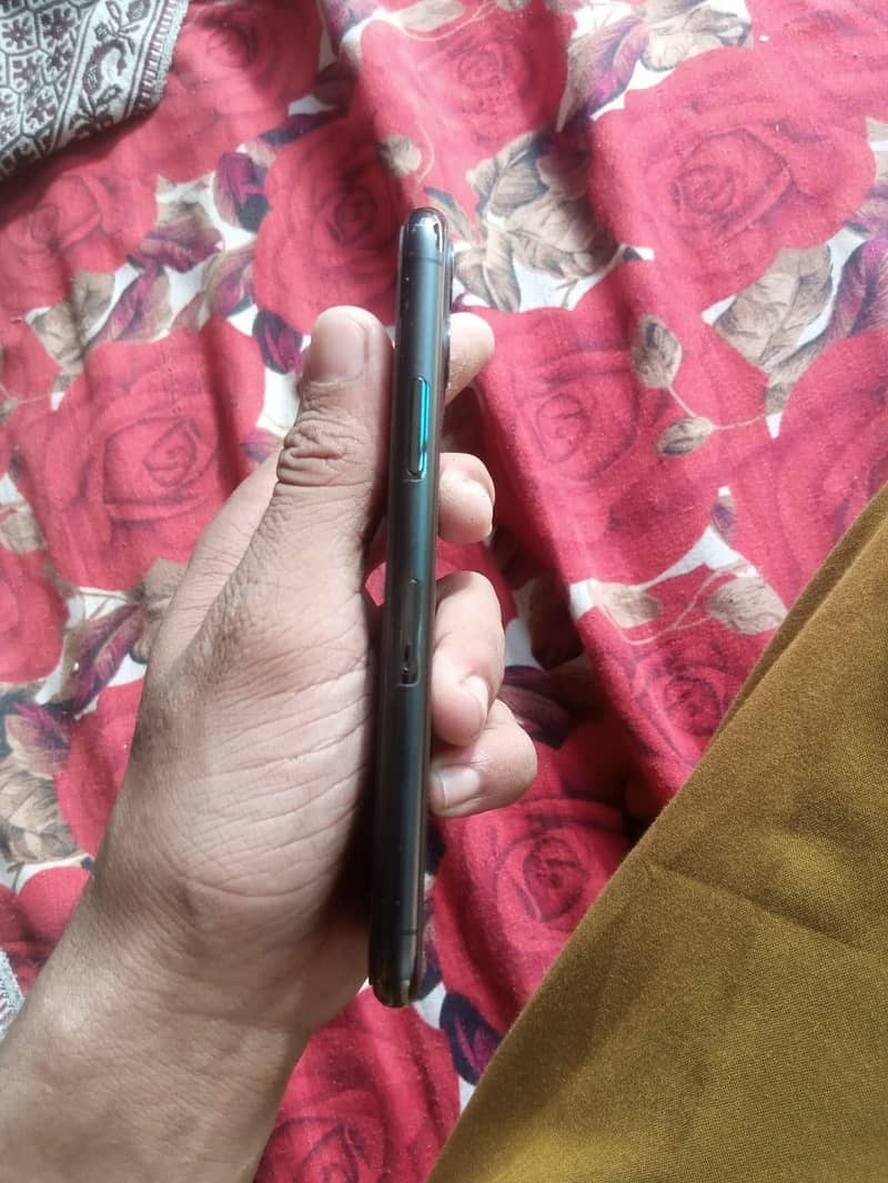 Apple iPhone 11 Pro 0