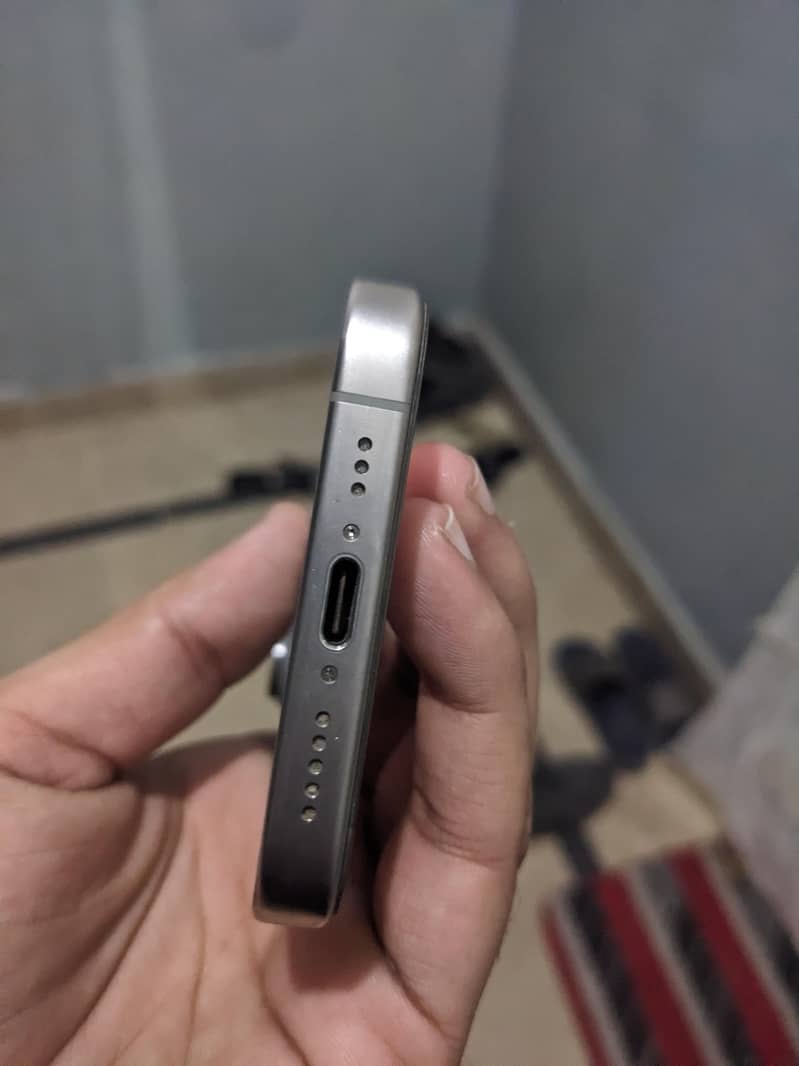 Apple iPhone 15 Pro 6