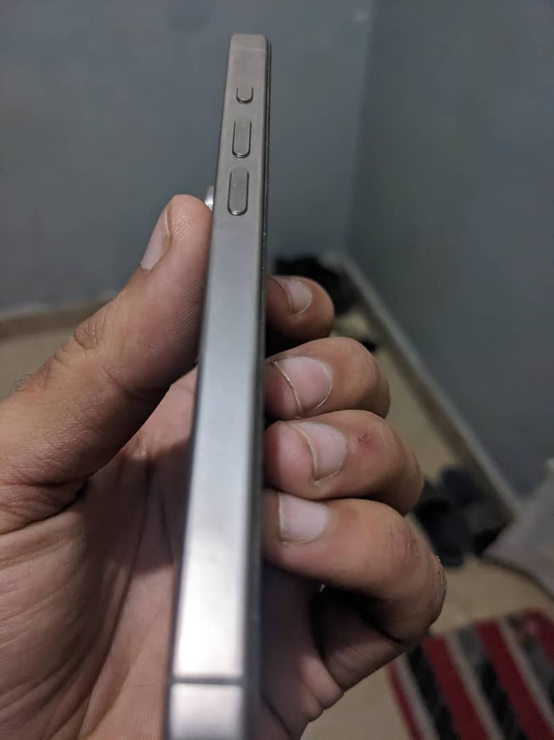 Apple iPhone 15 Pro 8