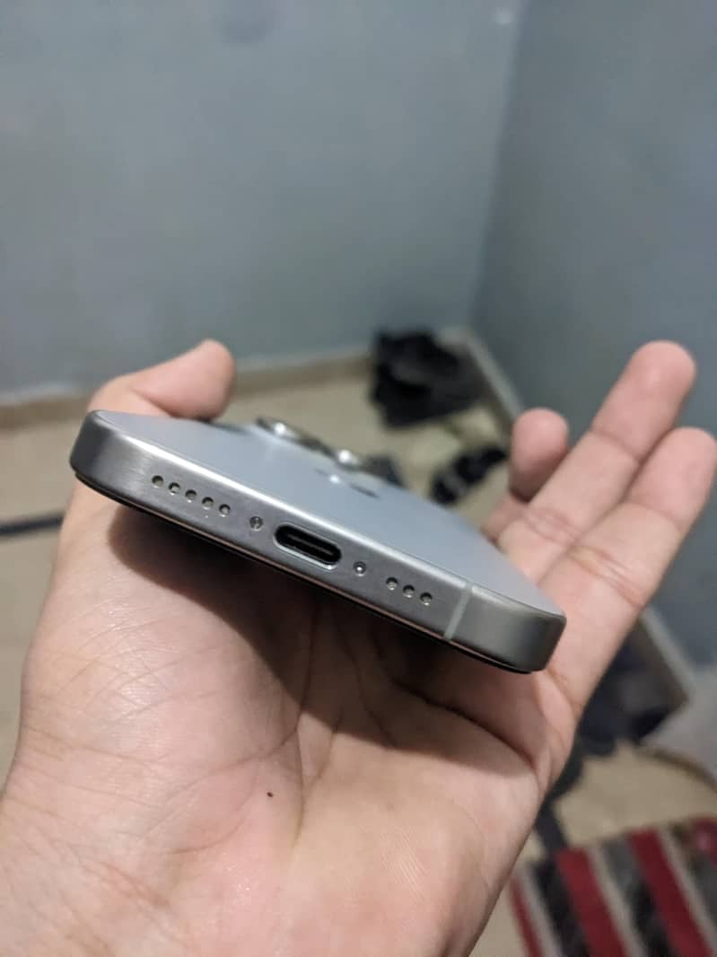 Apple iPhone 15 Pro 11