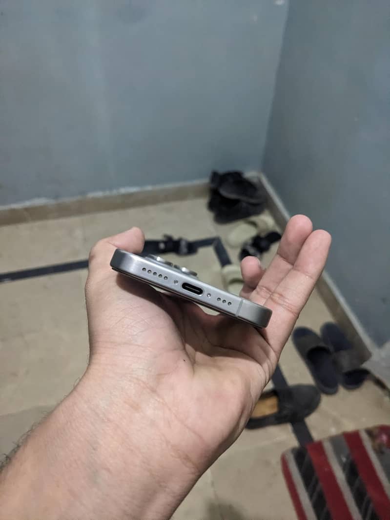 Apple iPhone 15 Pro 12