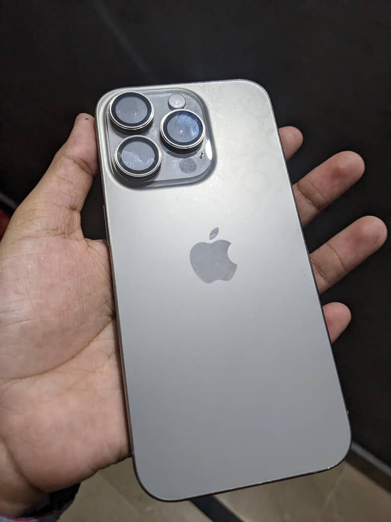 Apple iPhone 15 Pro 17