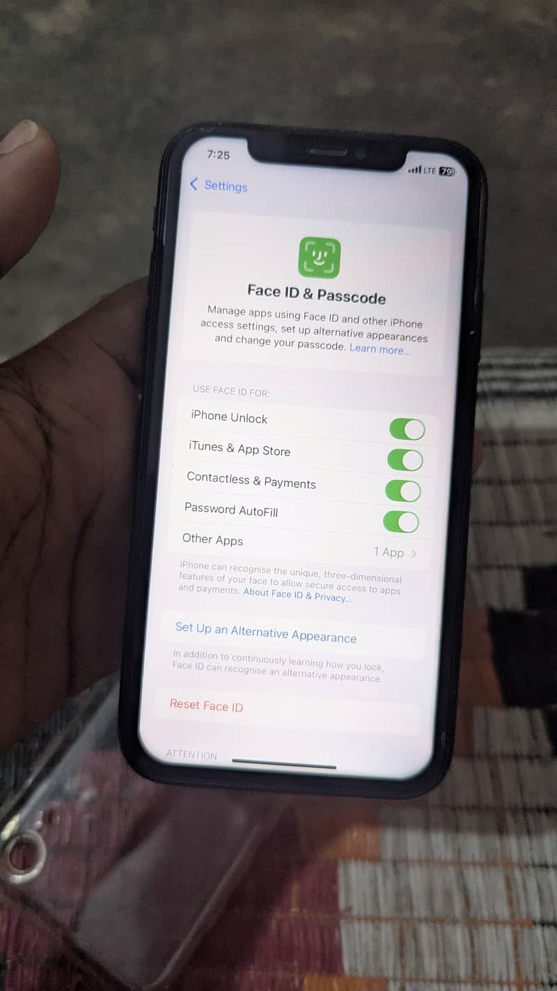 Apple iPhone XR 1