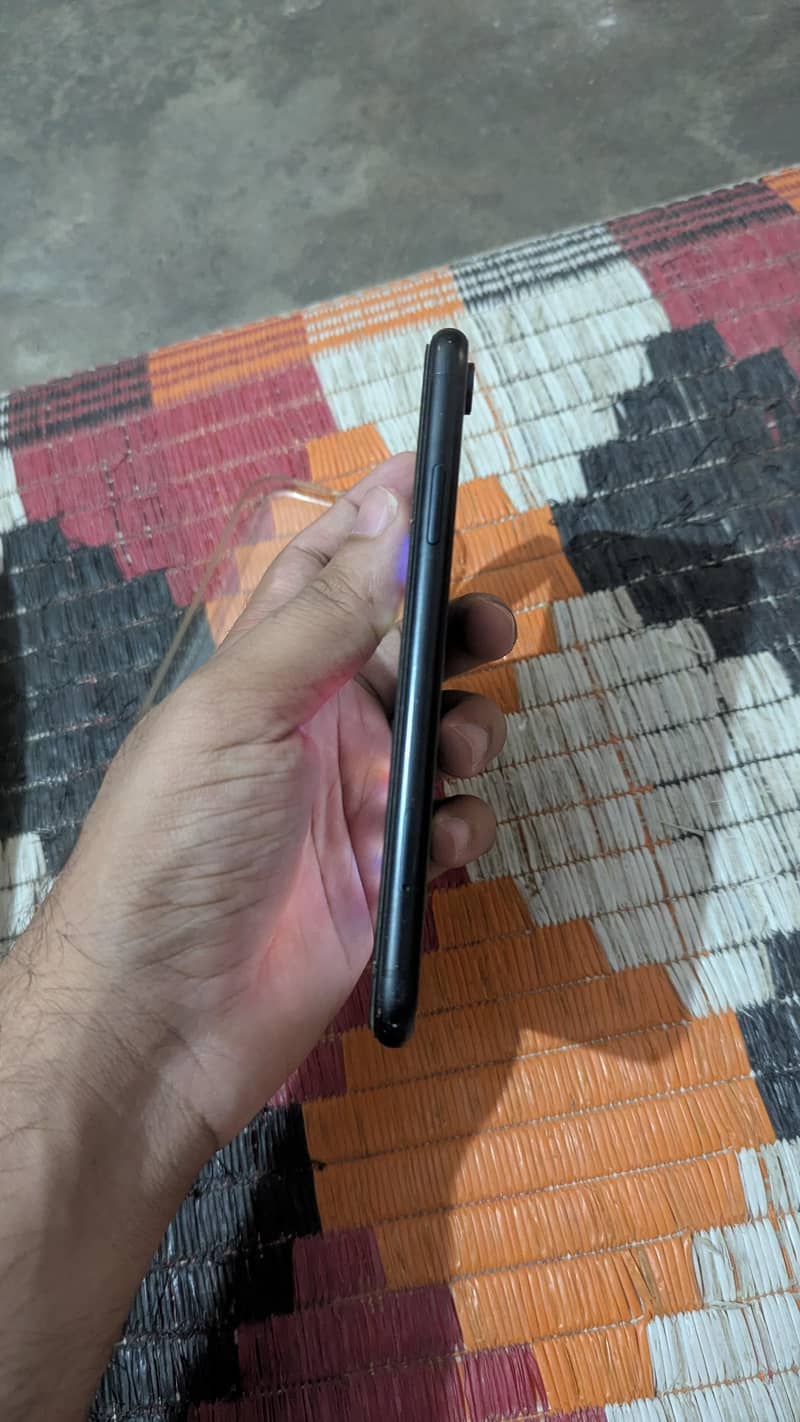 Apple iPhone XR 5