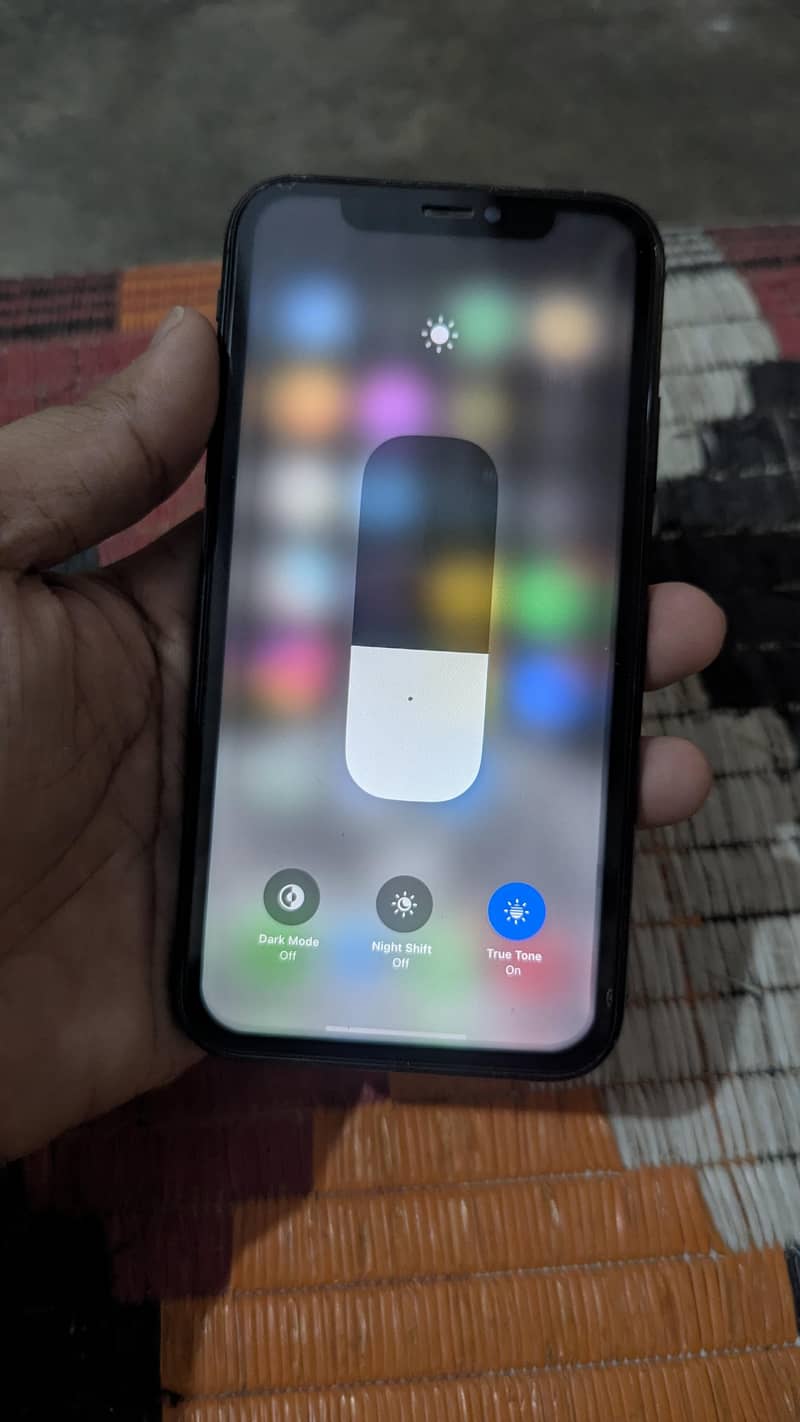 Apple iPhone XR 10