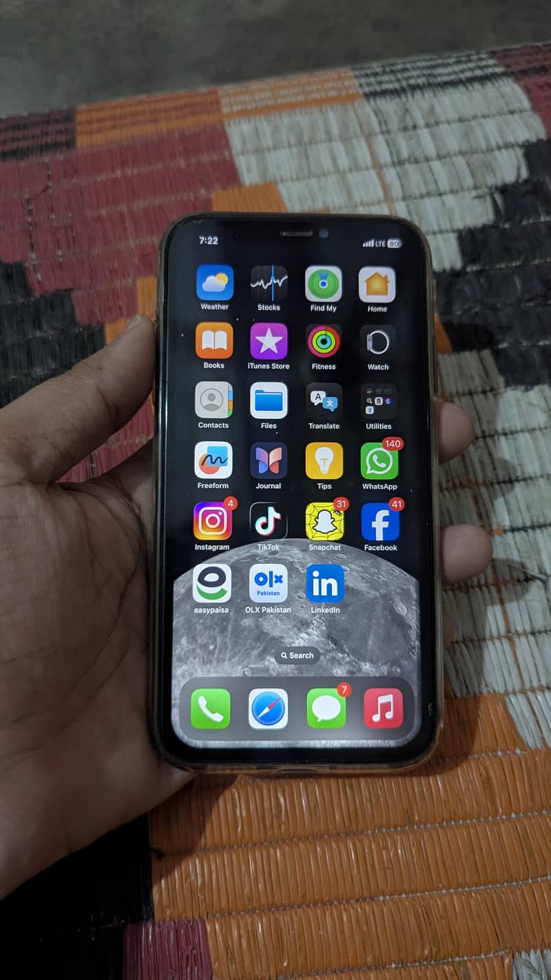 Apple iPhone XR 12