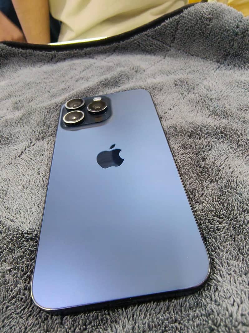 Apple iPhone 15 Pro Max 1