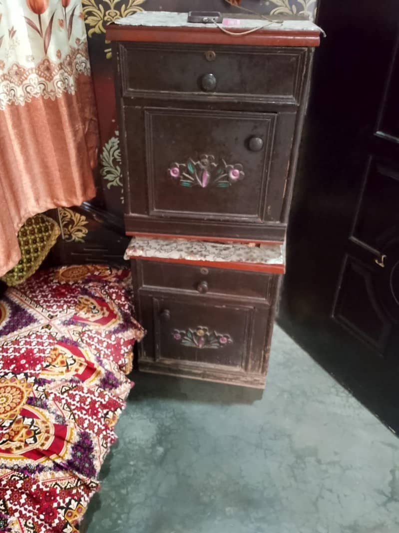 bed and sait tabl 2