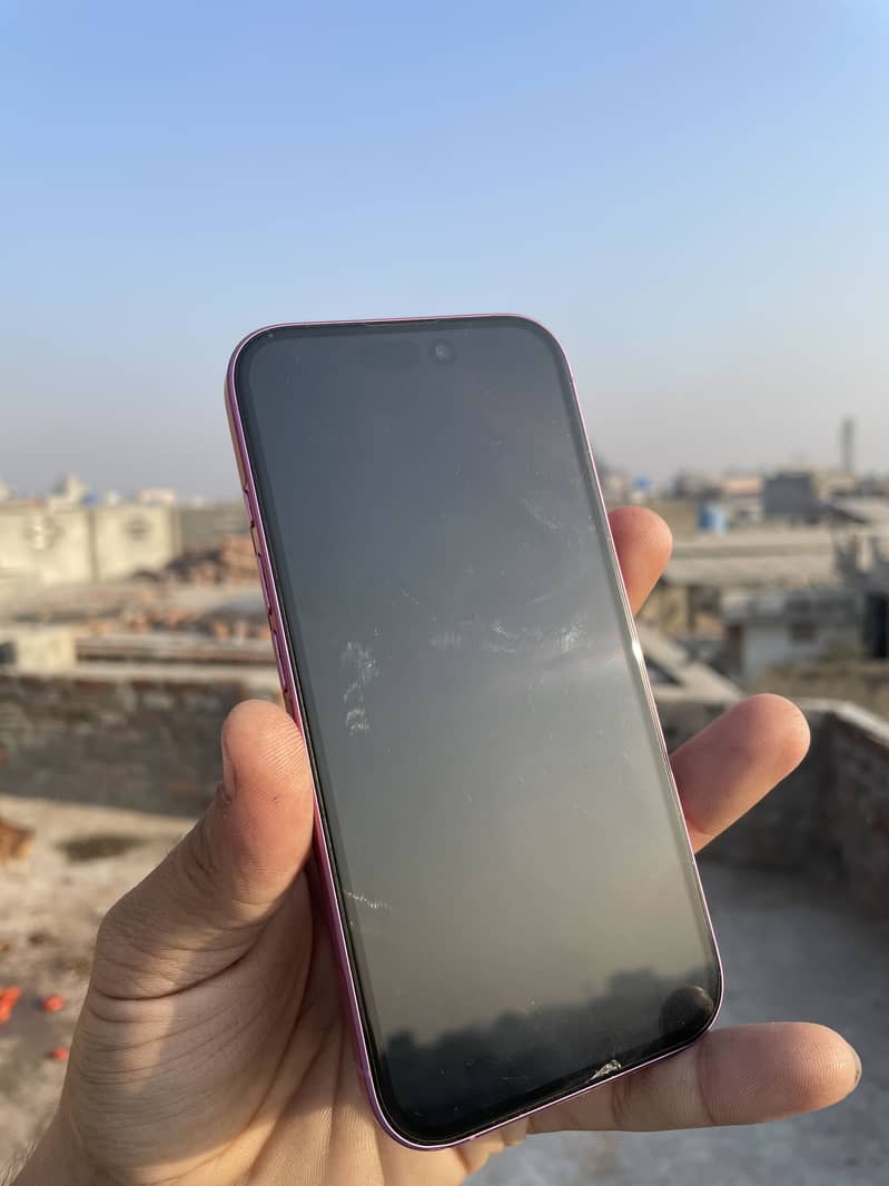 Apple iPhone 16 1