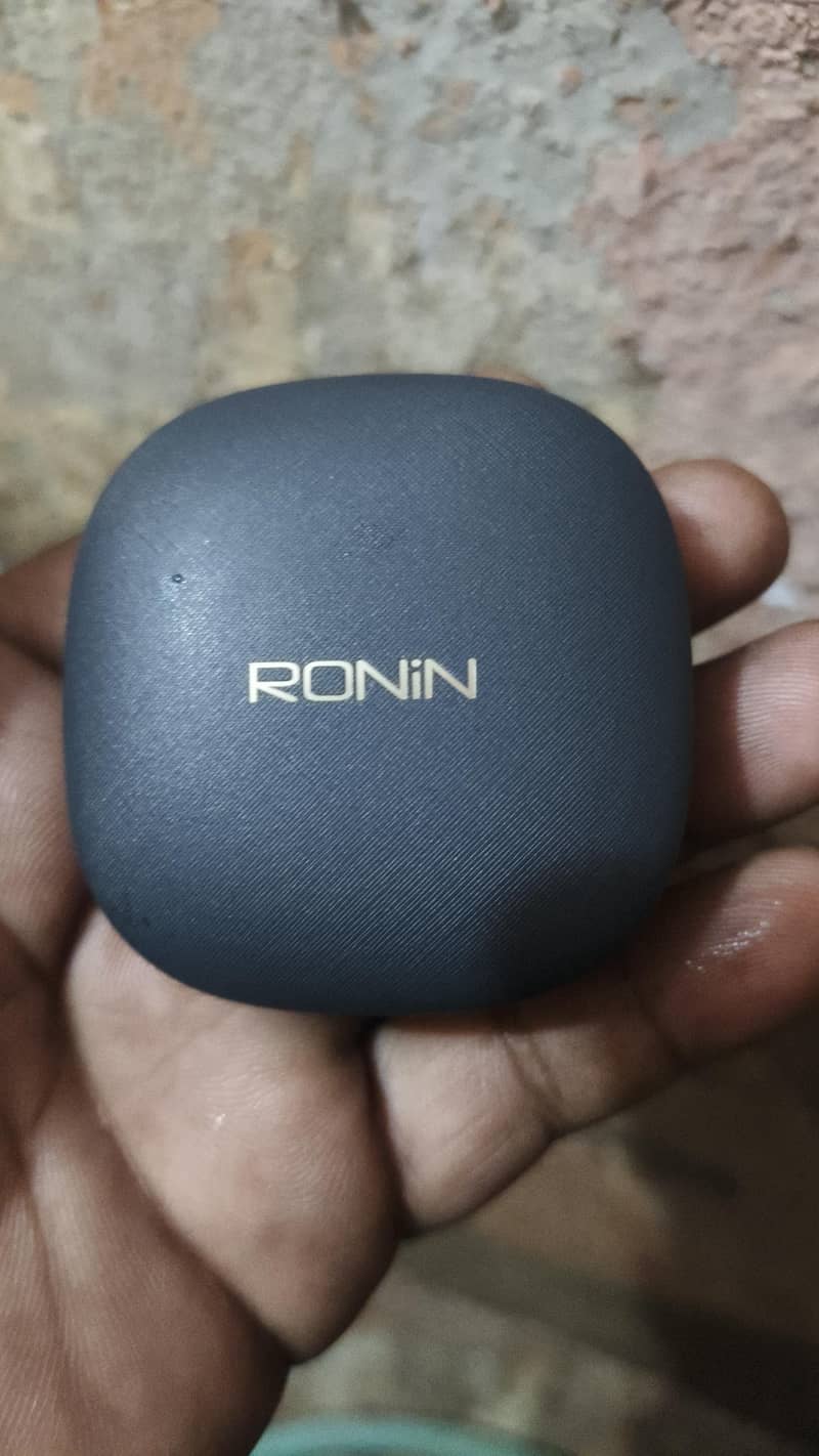 Ronin pebbles 0