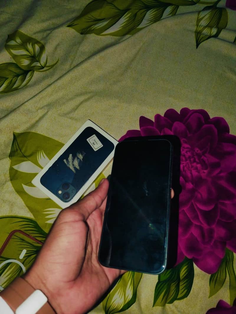 Apple iPhone 13 1