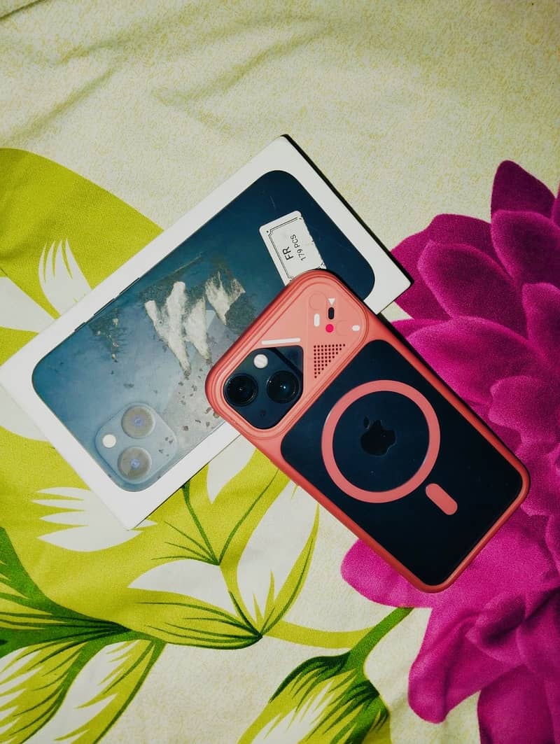 Apple iPhone 13 2