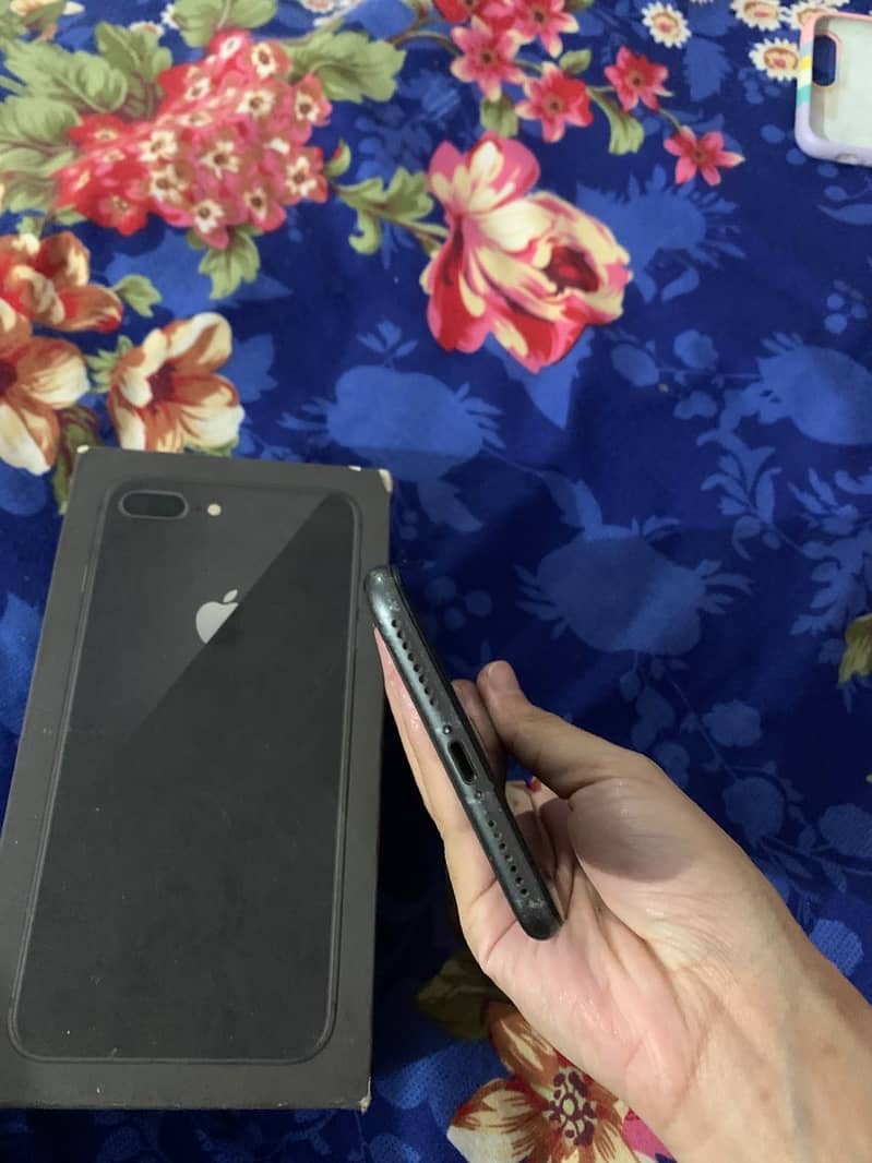 Apple iPhone 8 Plus Black 5