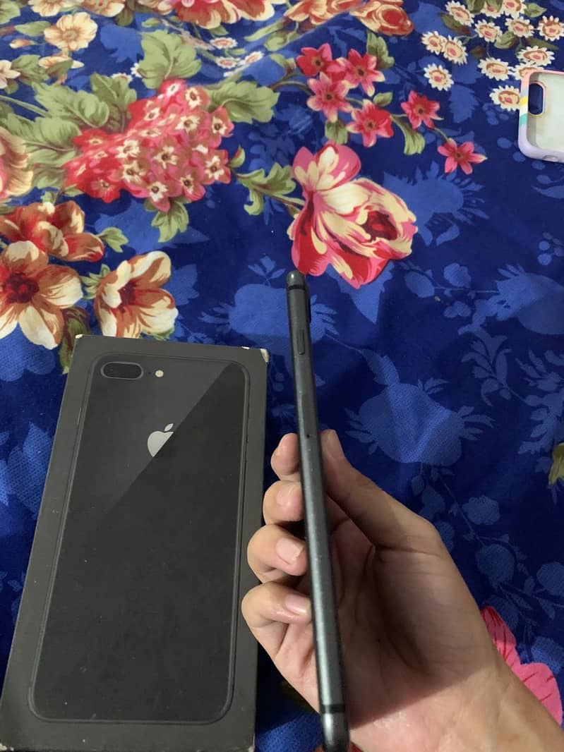 Apple iPhone 8 Plus Black 6