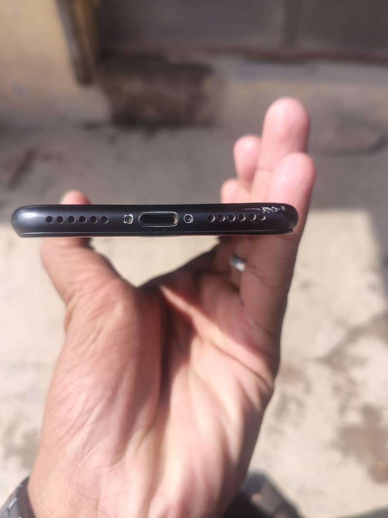 Apple iPhone 7 7
